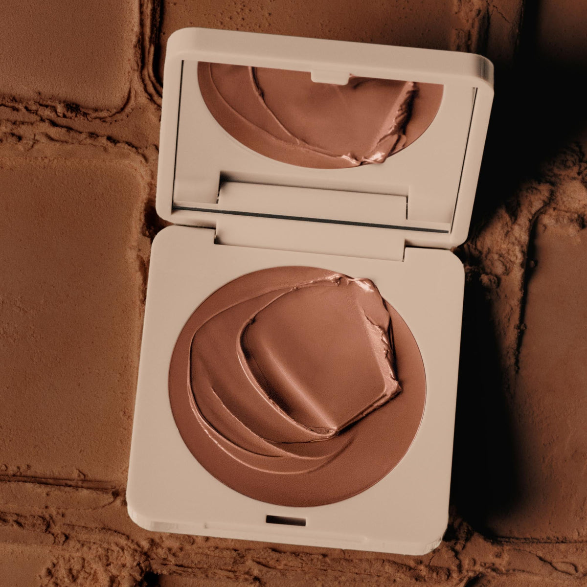 bronzer-butter-balm-desert-r7 Bronzer_Desert-3.jpg