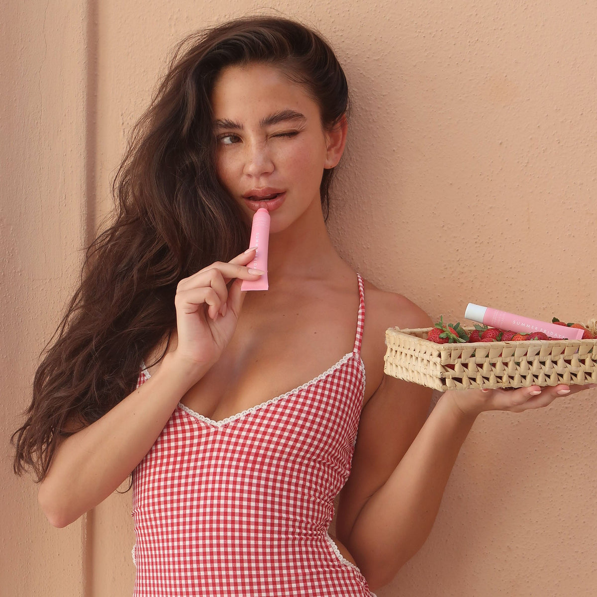 lip-butter-balm-strawberry-soft-serve-x5 LBBStrawberrySoftServe-Cristina.jpg