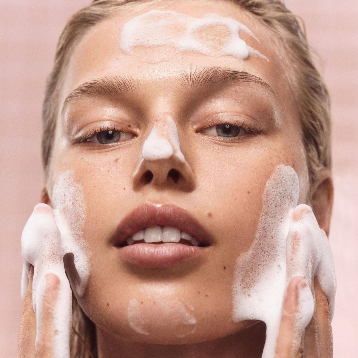 pink-dewtm-gel-cleanser-f8 Pinnk-Dew-4.jpg